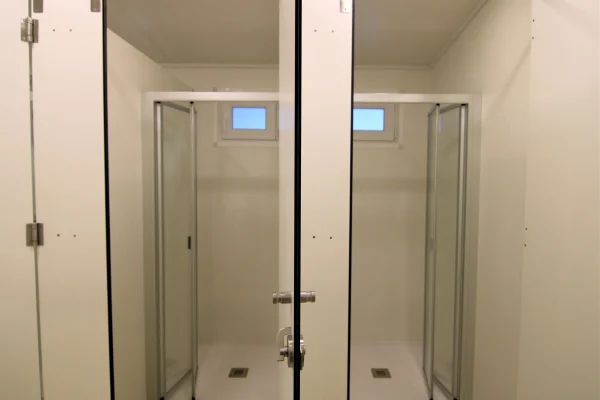 Construcciones-especiales_Banos_Vestuario-scaled