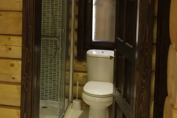 baño de casa de troncos de Madera de Eurocasa